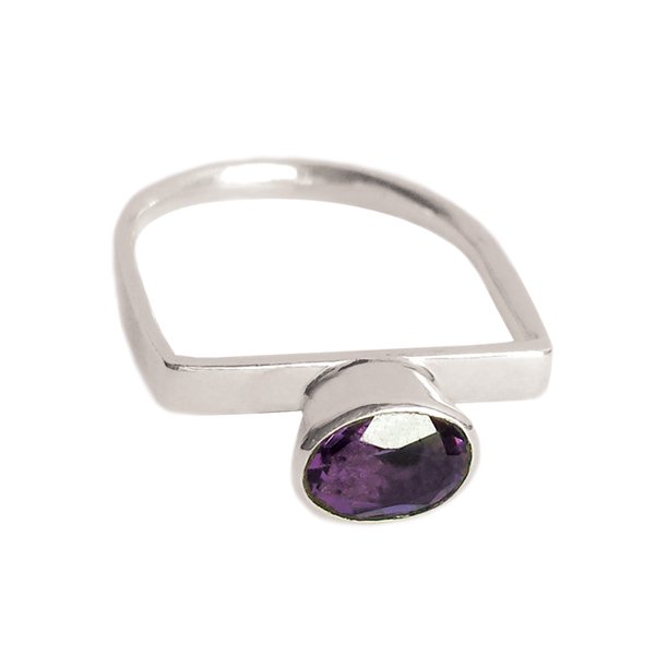 Centre Cradle with Amethyst  in Sterling Silver