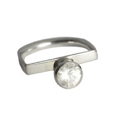 Centre Cradle with White Sapphire in Sterling Silver