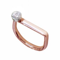 Cradle Rosegold & White Sapphire Ring