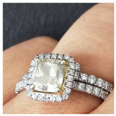 Custom Pavé Diamond Wedder